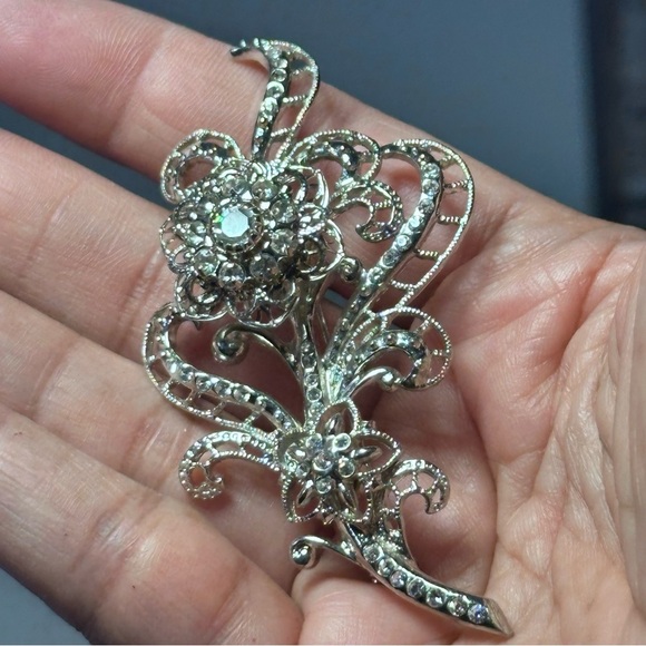 Articulating Intricate Silver tone and Crystal Brooch - Picture 3 of 5